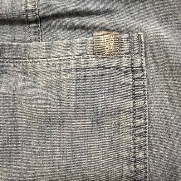 North Face Women’s Chambray Shorts 8 outdoor hiking Gorpcore - Picture 5 of 11